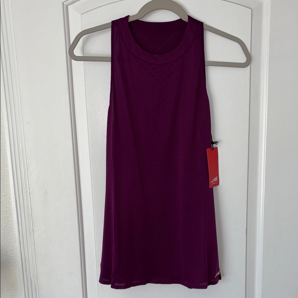 NWT Altra running performance tank 2.0 S